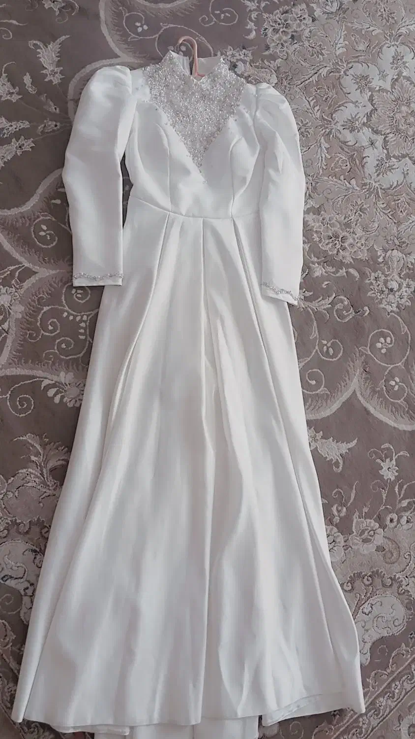 لباس عقدی|لباس|ازنا, |دیوار