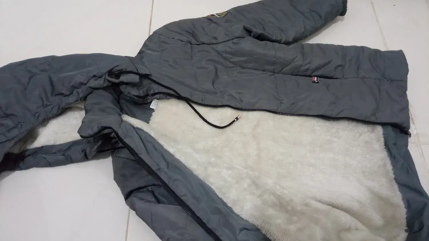 کاپشن داخل خز داره طوسی|لباس|قم, شاه ابراهیم|دیوار