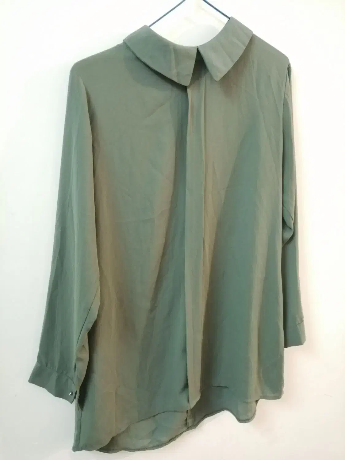 لباس زنانه|لباس|لار, |دیوار