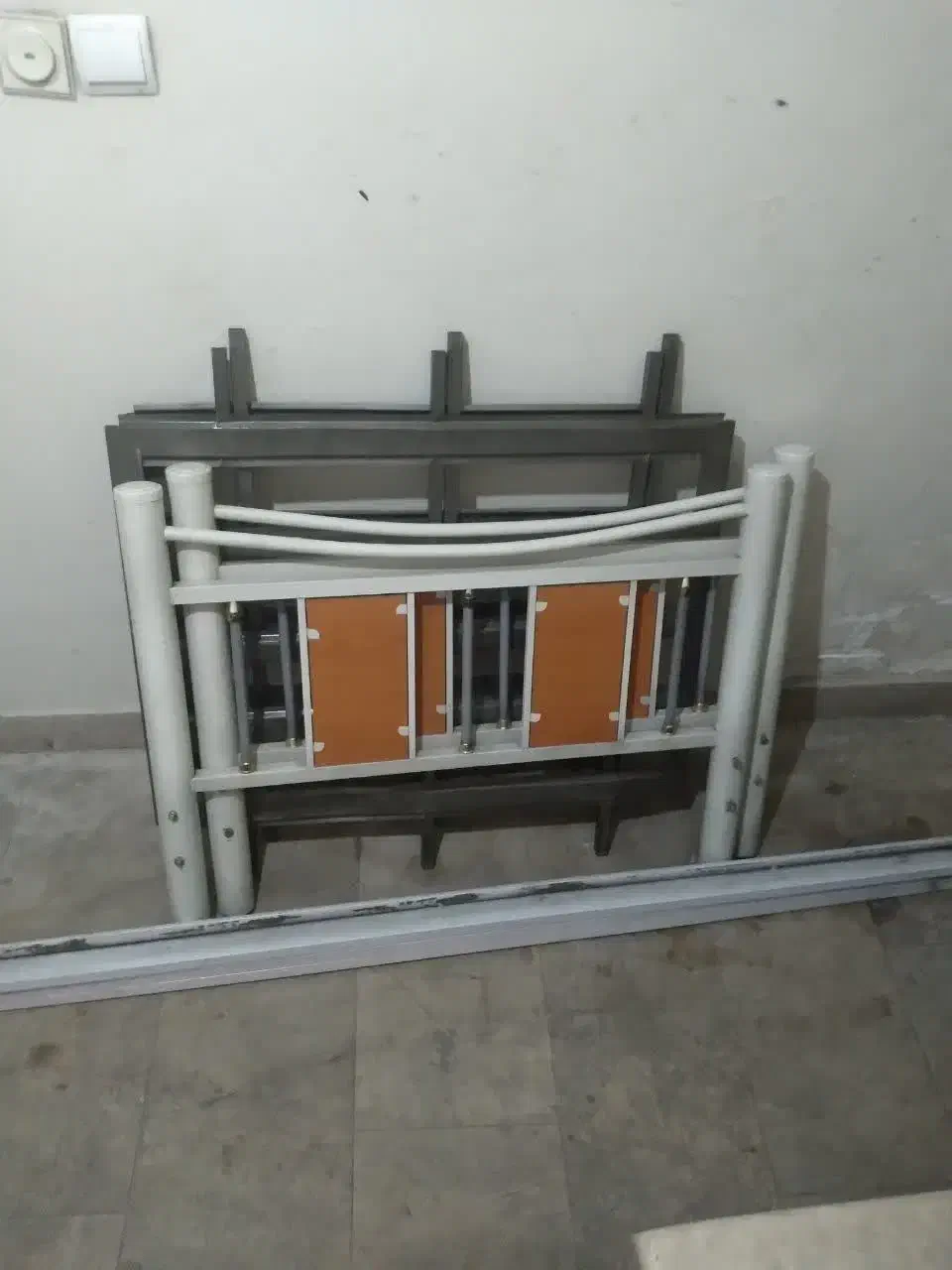 تختخواب یک نفره فلزی|تخت و سرویس خواب|تهران, مسعودیه|دیوار