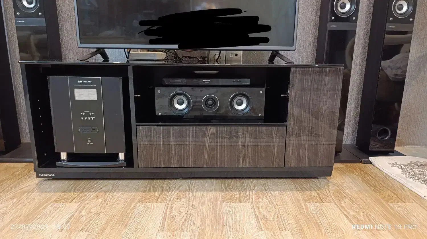 با سلام میز تلویزیون سالم و تمیز مارک بیسموت ترک|میز تلویزیون|مشهد, چهارچشمه|دیوار