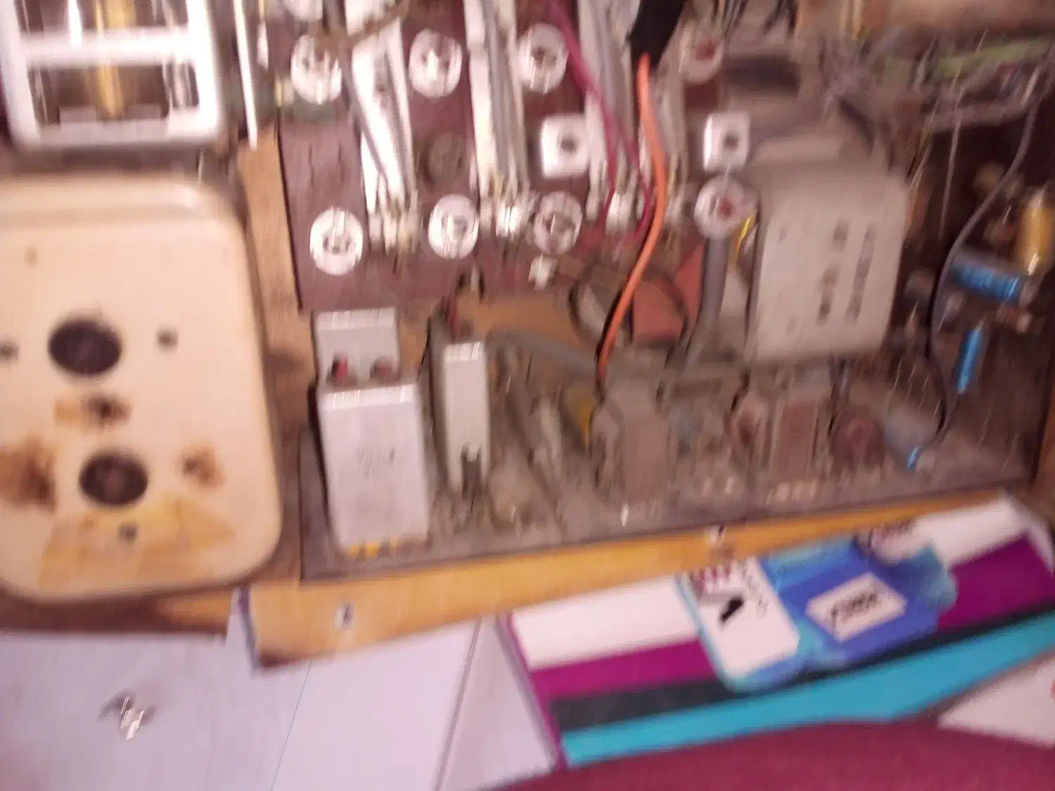 رادیو عتیقه سیرا ساخت ۱۳۴۵|کلکسیون اشیاء عتیقه|تربتحیدریه, شهرک ولیعصر|دیوار