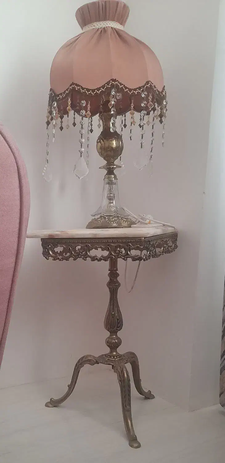 سلام یک دست میز و آباژور برنز بفروش می‌رسد|چراغ خواب و آباژور|زنجان, |دیوار