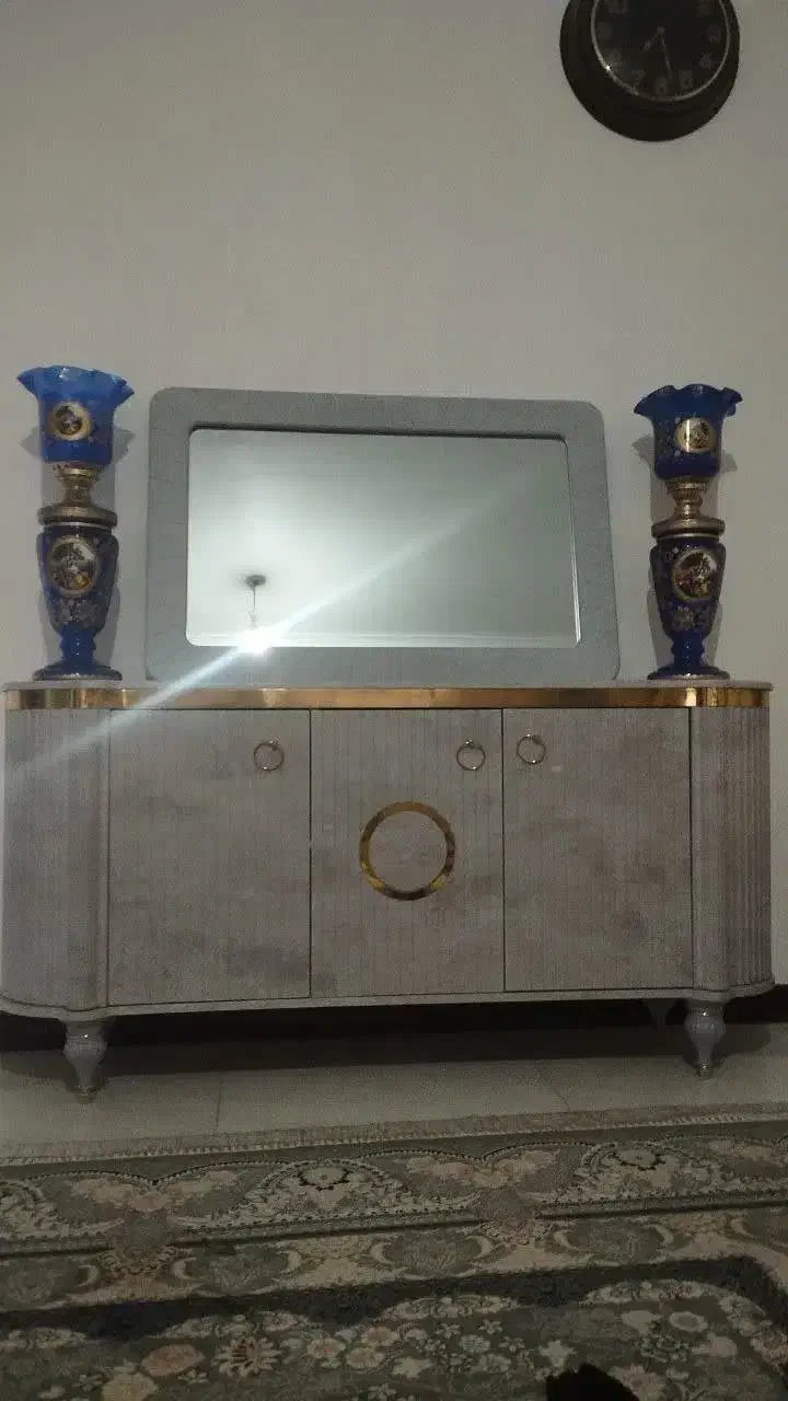 آینه کنسول تمیز وزیبا همراه میز تی وی|بوفه، ویترین، کنسول|سمنان, |دیوار