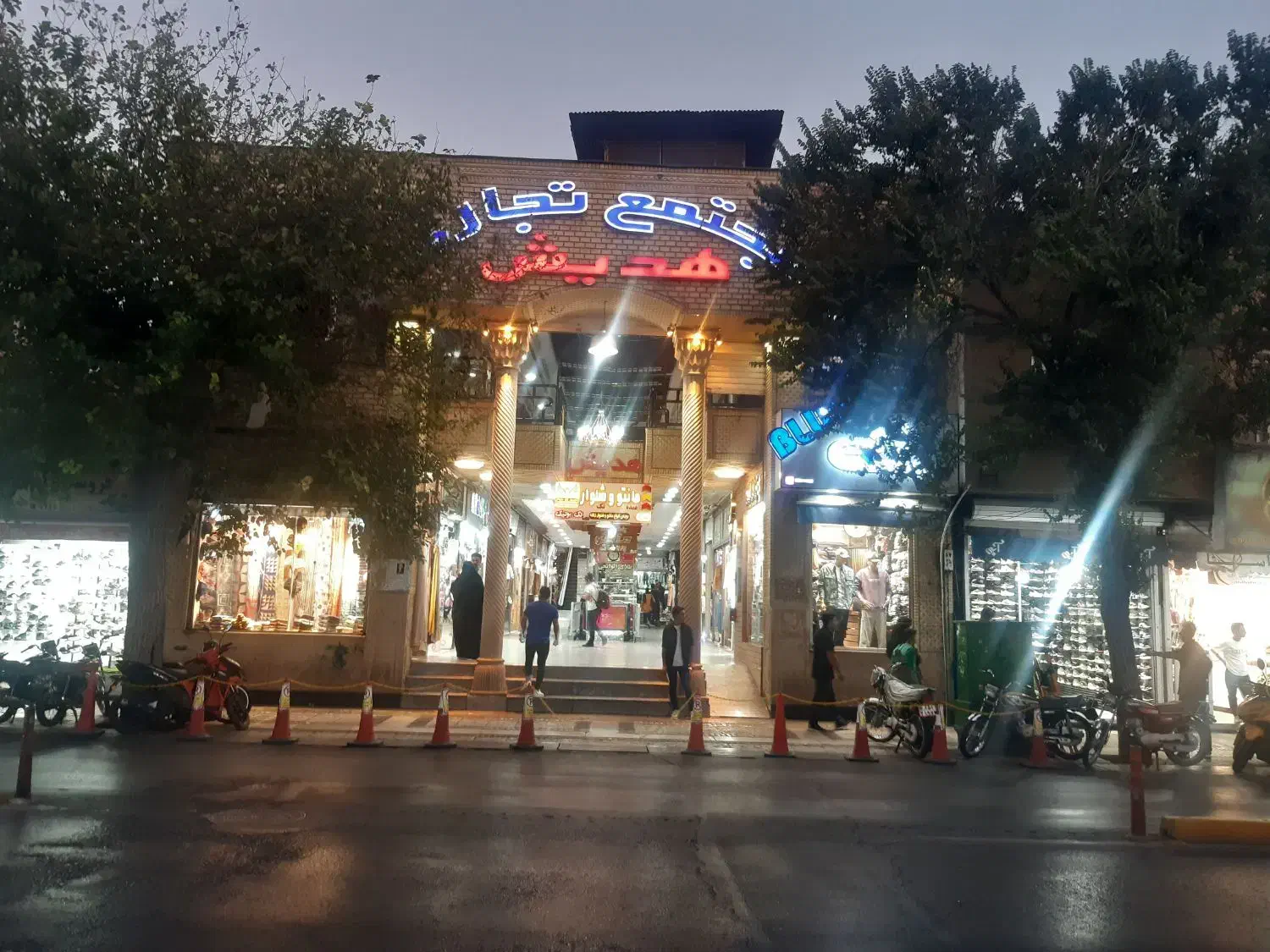 فروش مغازه ۱۵ متری در لب آب|فروش مغازه و غرفه|شیراز, لب آب|دیوار