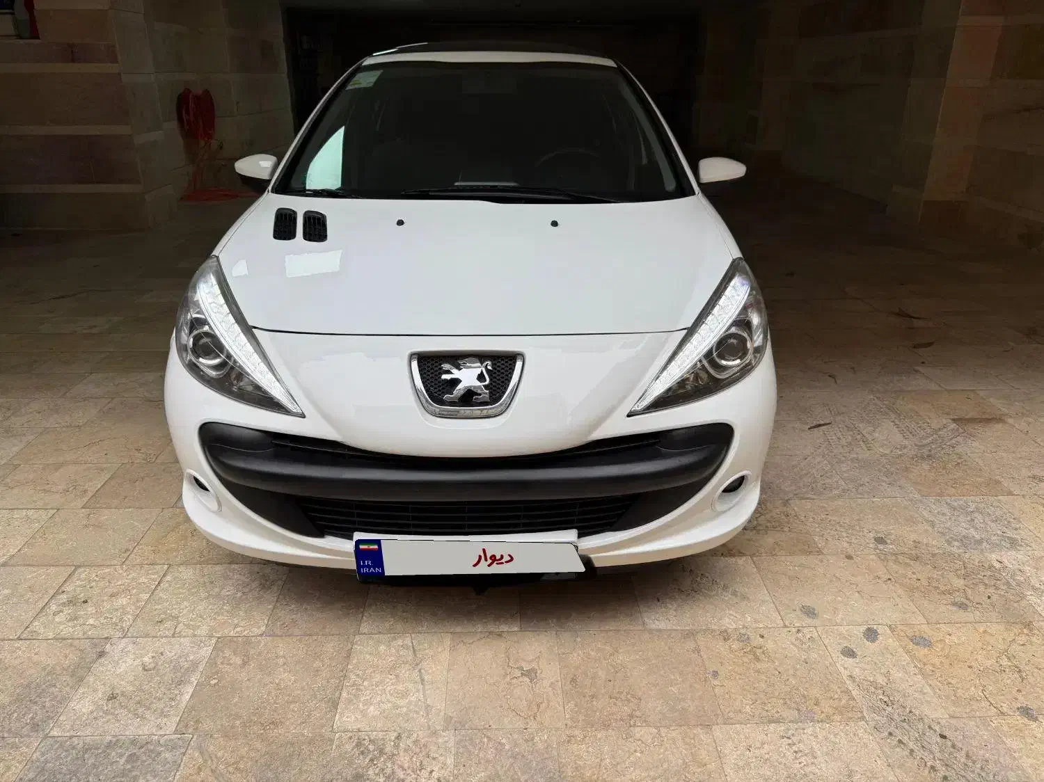 ۲۰۷ اتومات سقف شیشه مدل ۹۹|خودرو سواری و وانت|رشت, رشتیان|دیوار