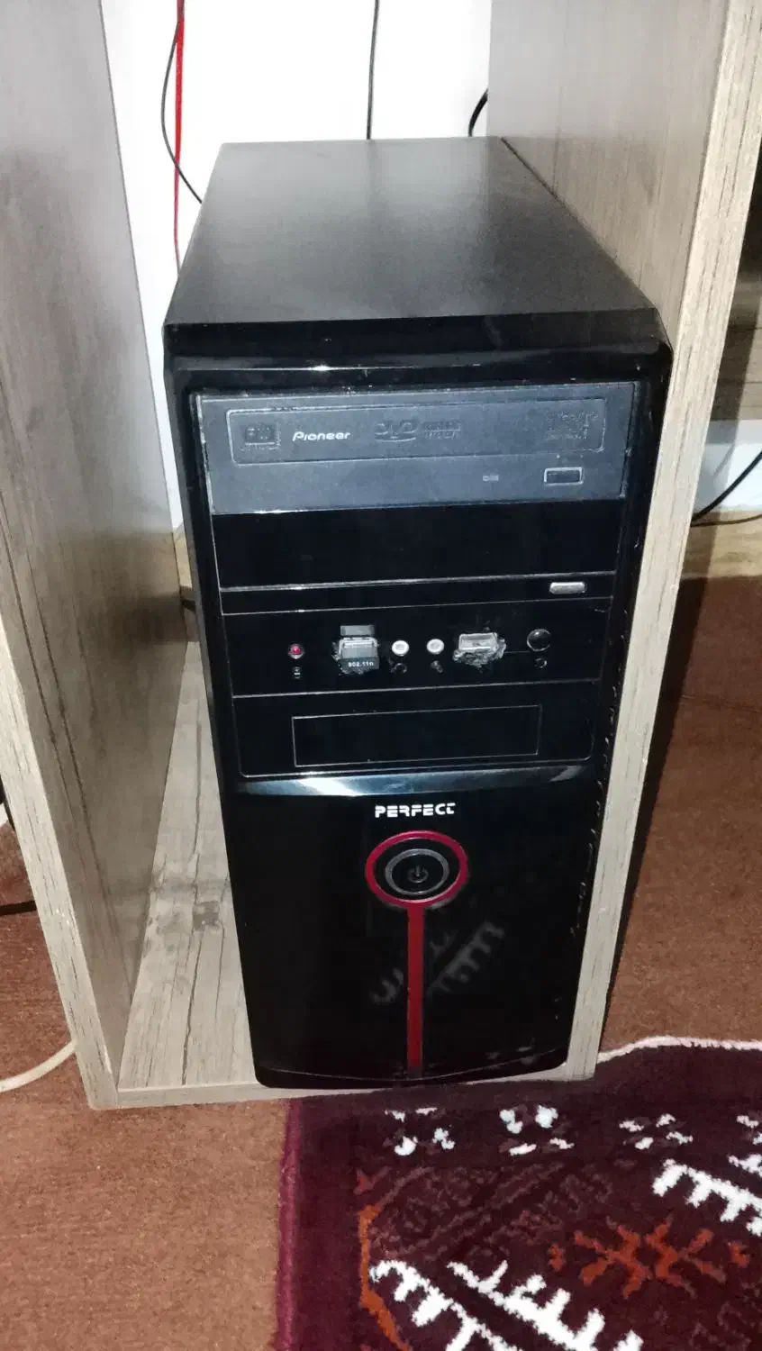 کامپیوتر|رایانه رومیزی|کلاله, |دیوار