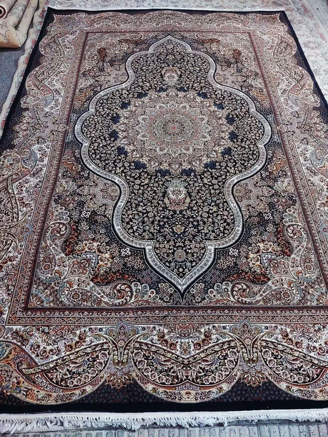فرش رضا قهرمانی ۴تخته فرش ۷۰۰شانه تراکم۲۵۵۰ در حد|فرش|اراک, |دیوار