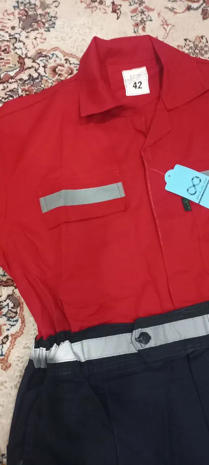 دو دست لباس کار یک تکه  یک عددعینک ایمنی|لباس|اهواز, سپیدار|دیوار