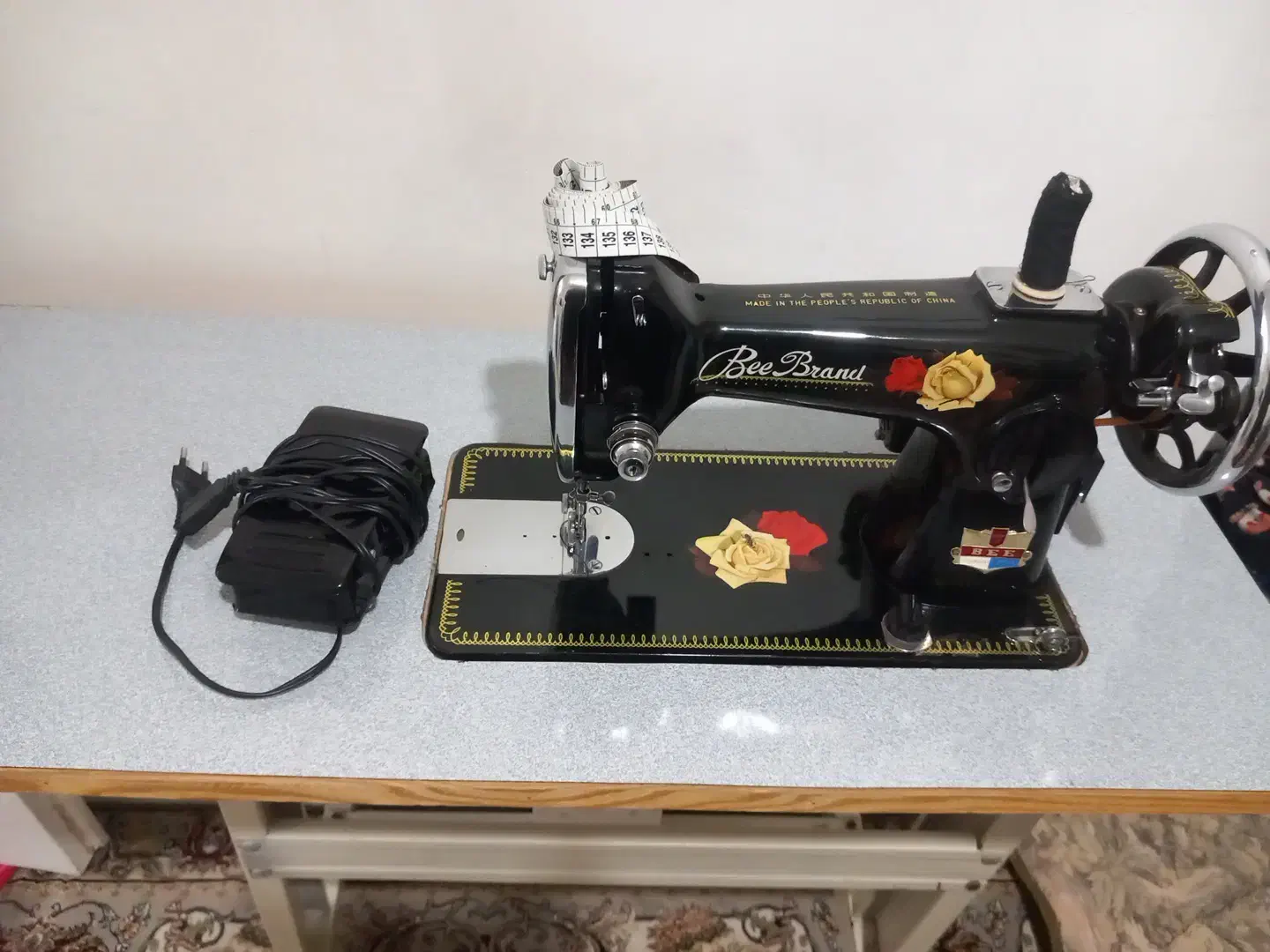 چرخ خیاطی|چرخ خیاطی و ریسندگی|قدس, شهر‌قدس|دیوار