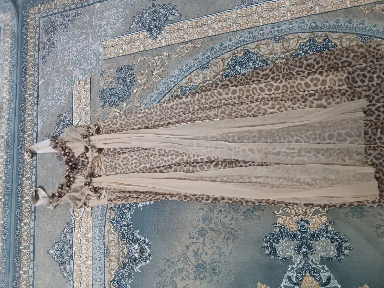 لباس مجلسی پلنگی|لباس|شهریار, کردزار|دیوار