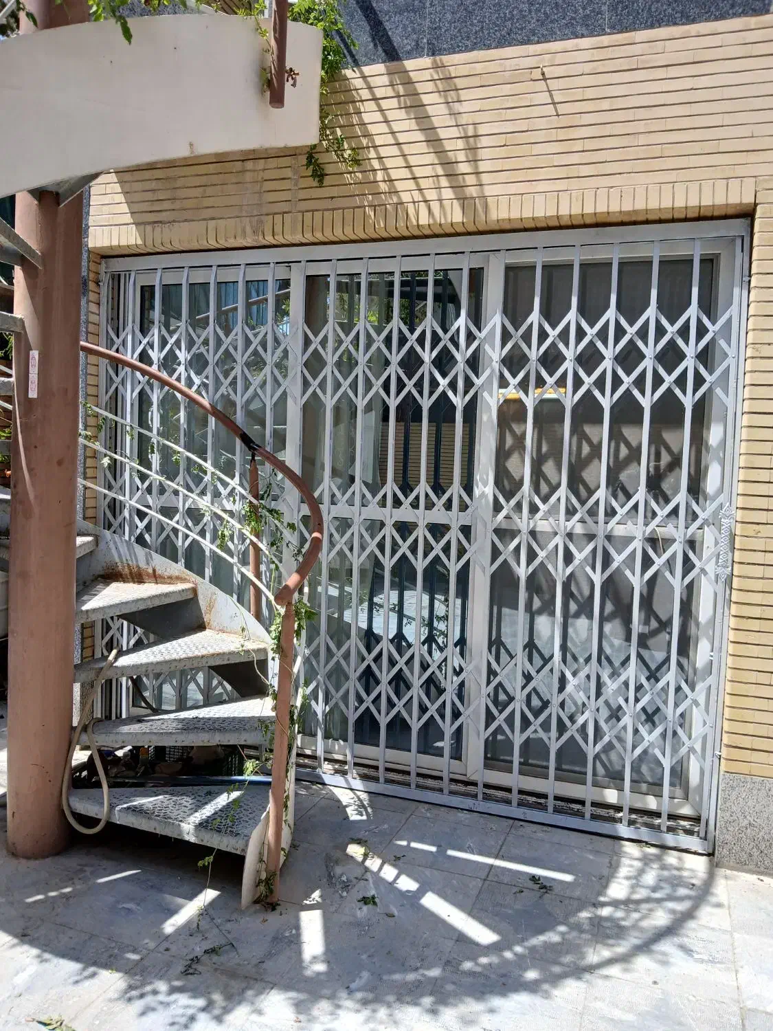 ساخت حفاظ درب ورودی اپارتمان|خدمات پیشه و مهارت|اصفهان, شاهزید|دیوار