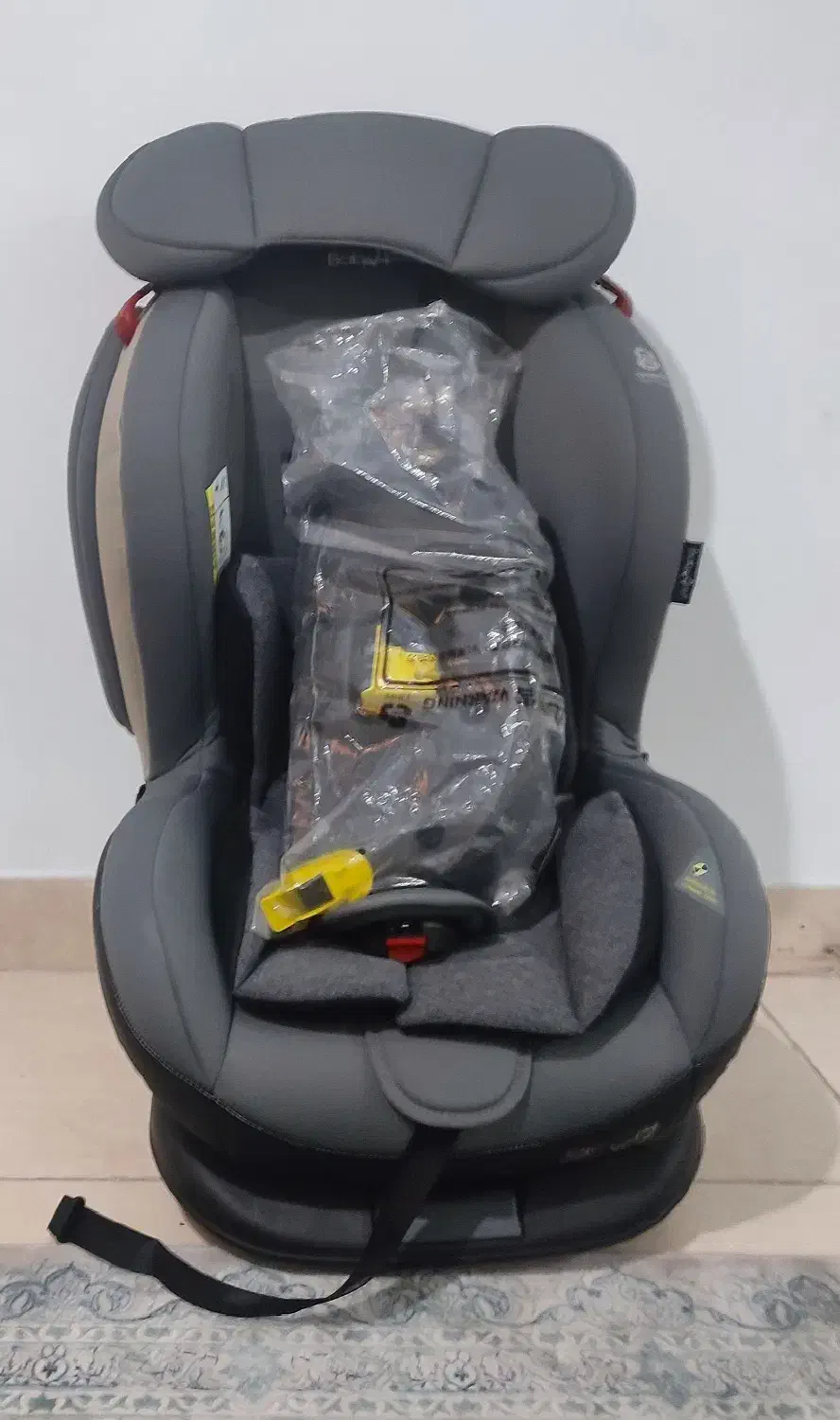 صندلی ماشین بیبی فور|کالسکه و لوازم جانبی|اسلام‌شهر, مطهری|دیوار