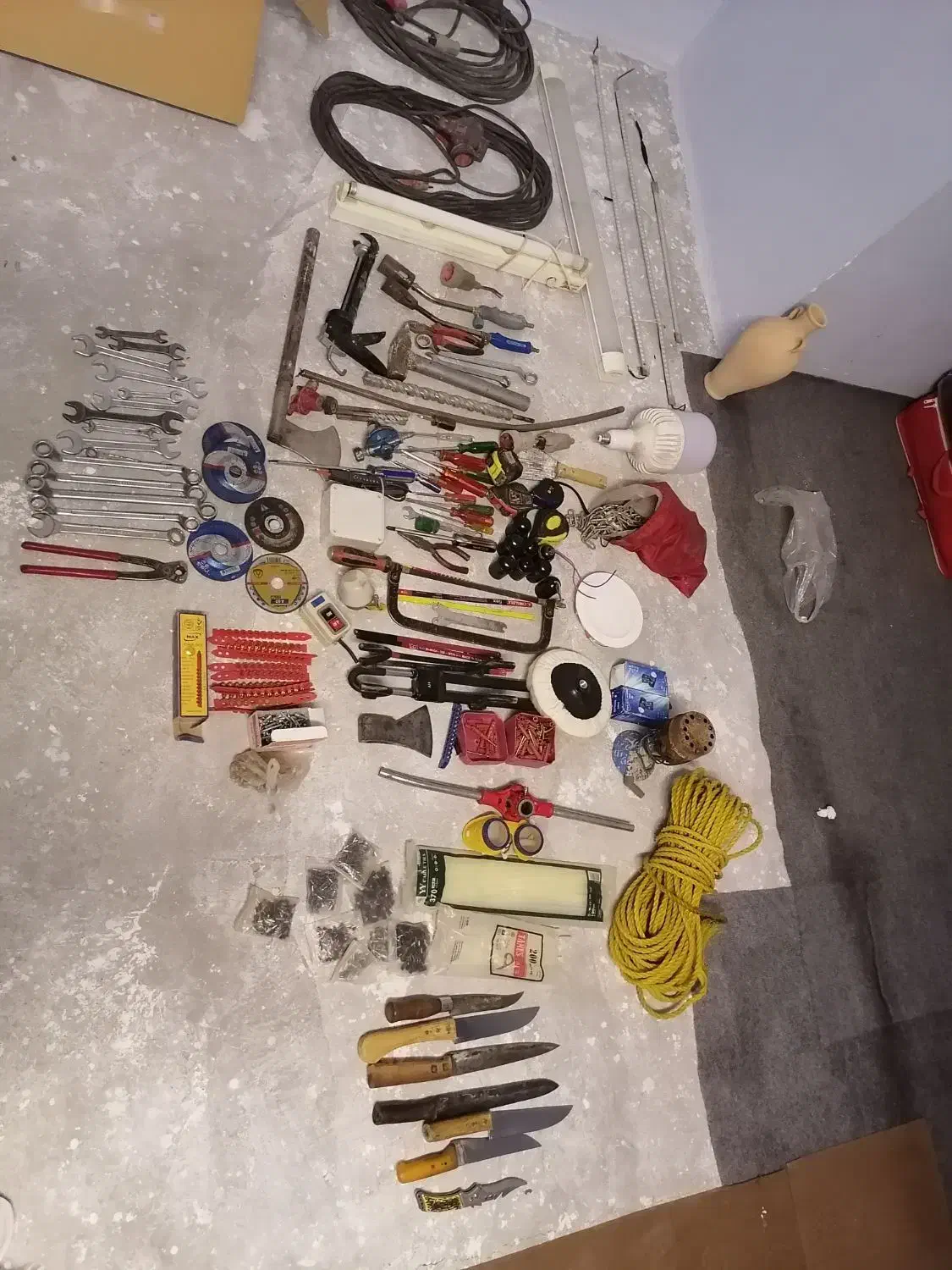 لوازم ماشین و آچار و مهتابی و سیم سیار و حراج|قطعات یدکی و لوازم جانبی|مشهد, ادیب نیشابوری (شهرک غرب)|دیوار