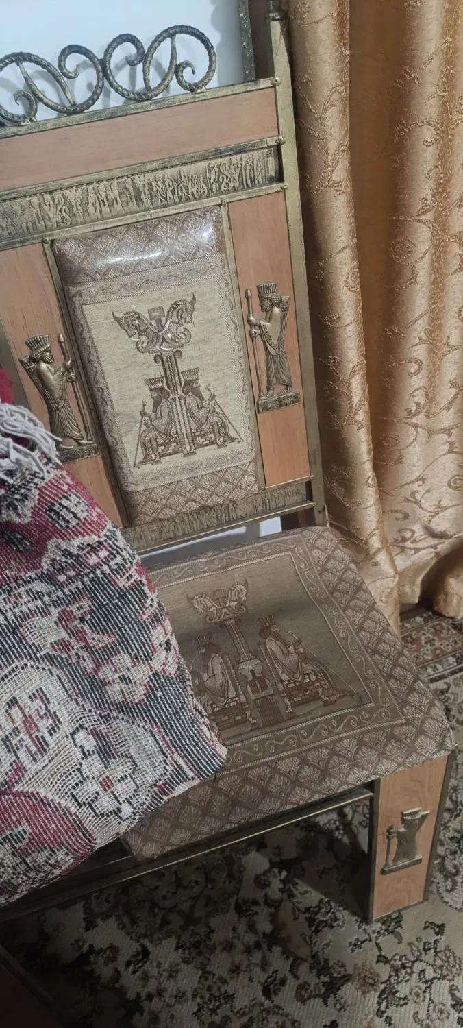 صندلی سلطنتی|میز و صندلی غذاخوری|زابل, |دیوار