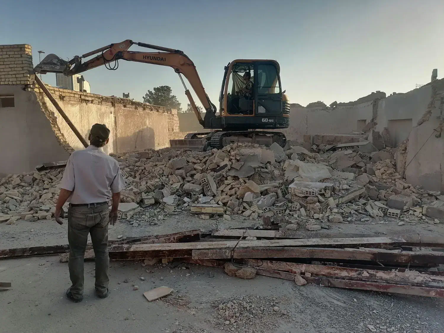 اجاره مینی بیل هیوندا R60|خدمات حمل و نقل|داران, |دیوار