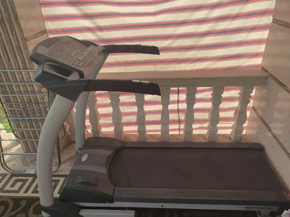 تردمیل سالم وتمیز کم کارکرد|تجهیزات ورزشی|سنگر, |دیوار