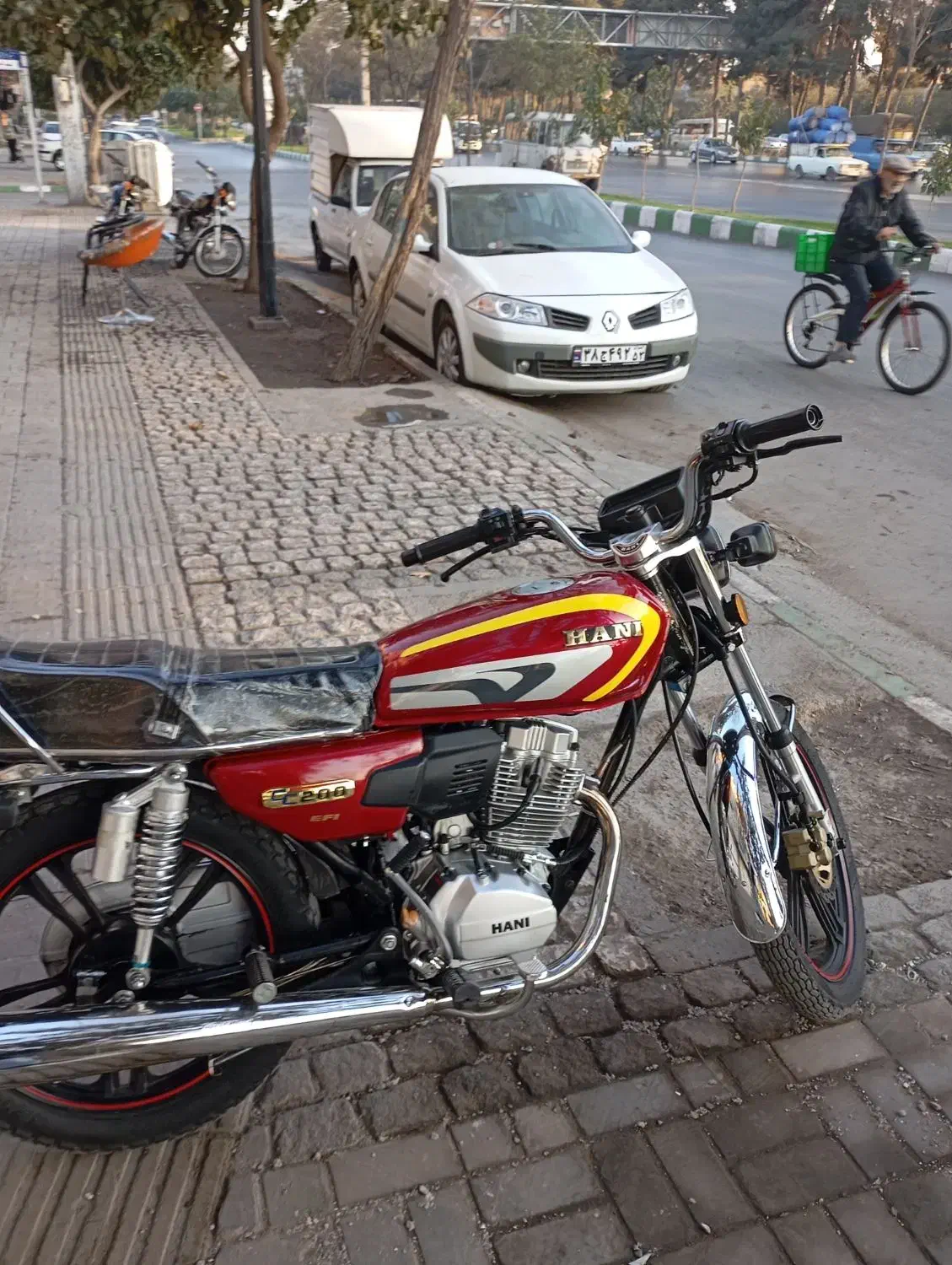 موتورهندا ۲۰۰ برند هانی ۴۰۲ درحد|موتورسیکلت|مشهد, بلال|دیوار