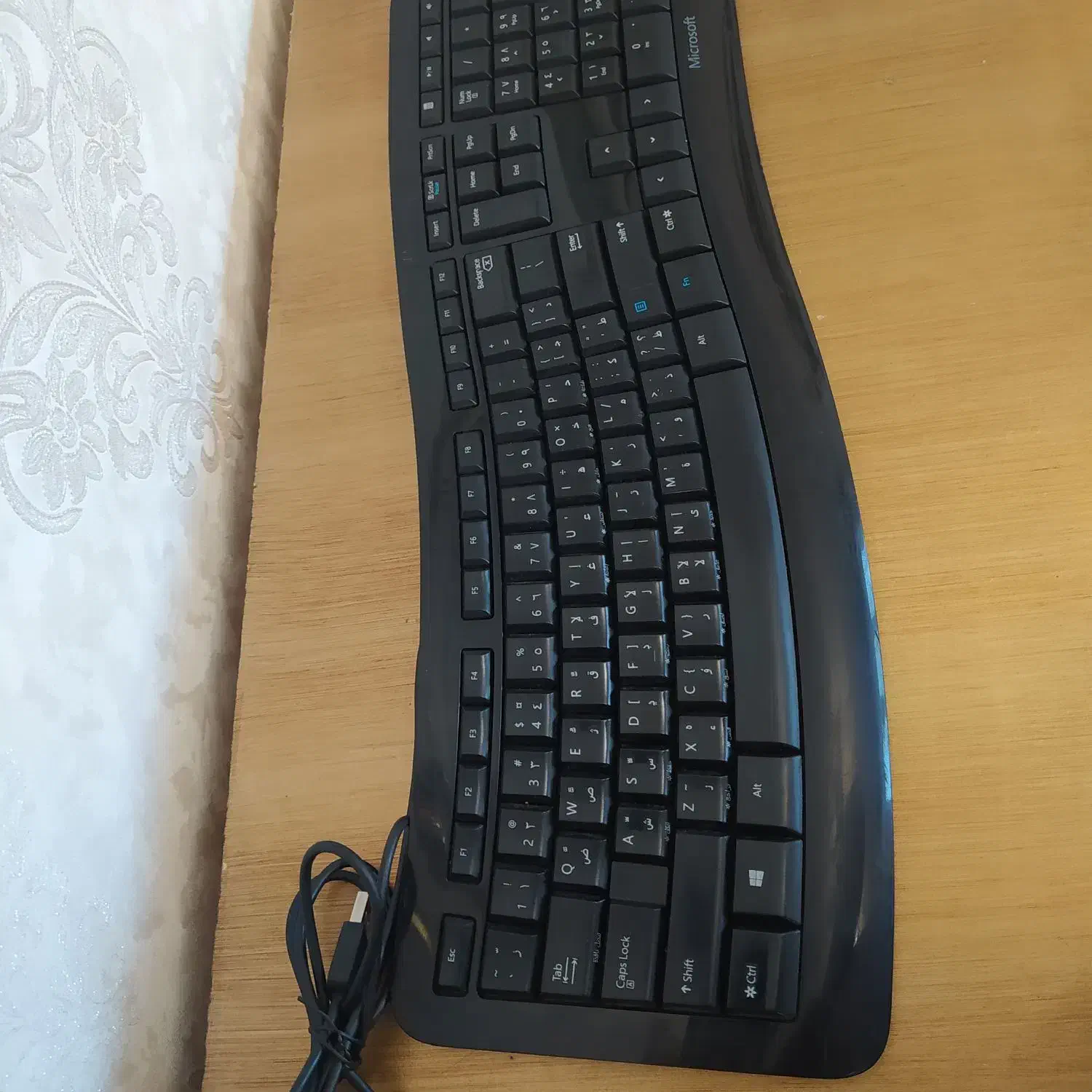 کیبورد حرفه ای ماکروسافت|قطعات و لوازم جانبی رایانه|پرند, فاز ۲|دیوار