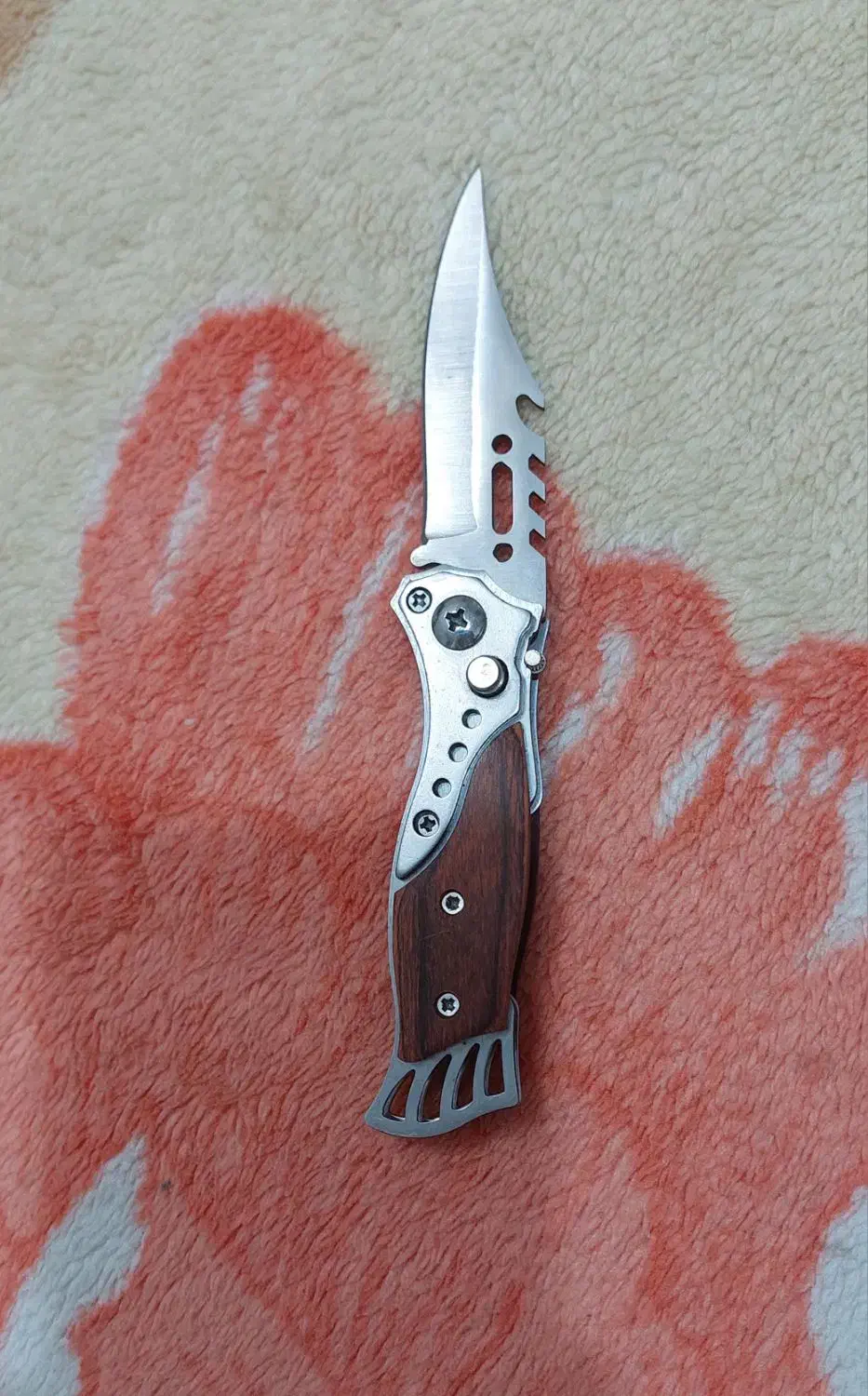 چاقو|کلکسیون و سرگرمی|تربت‌حیدریه, کلاته توکلی|دیوار