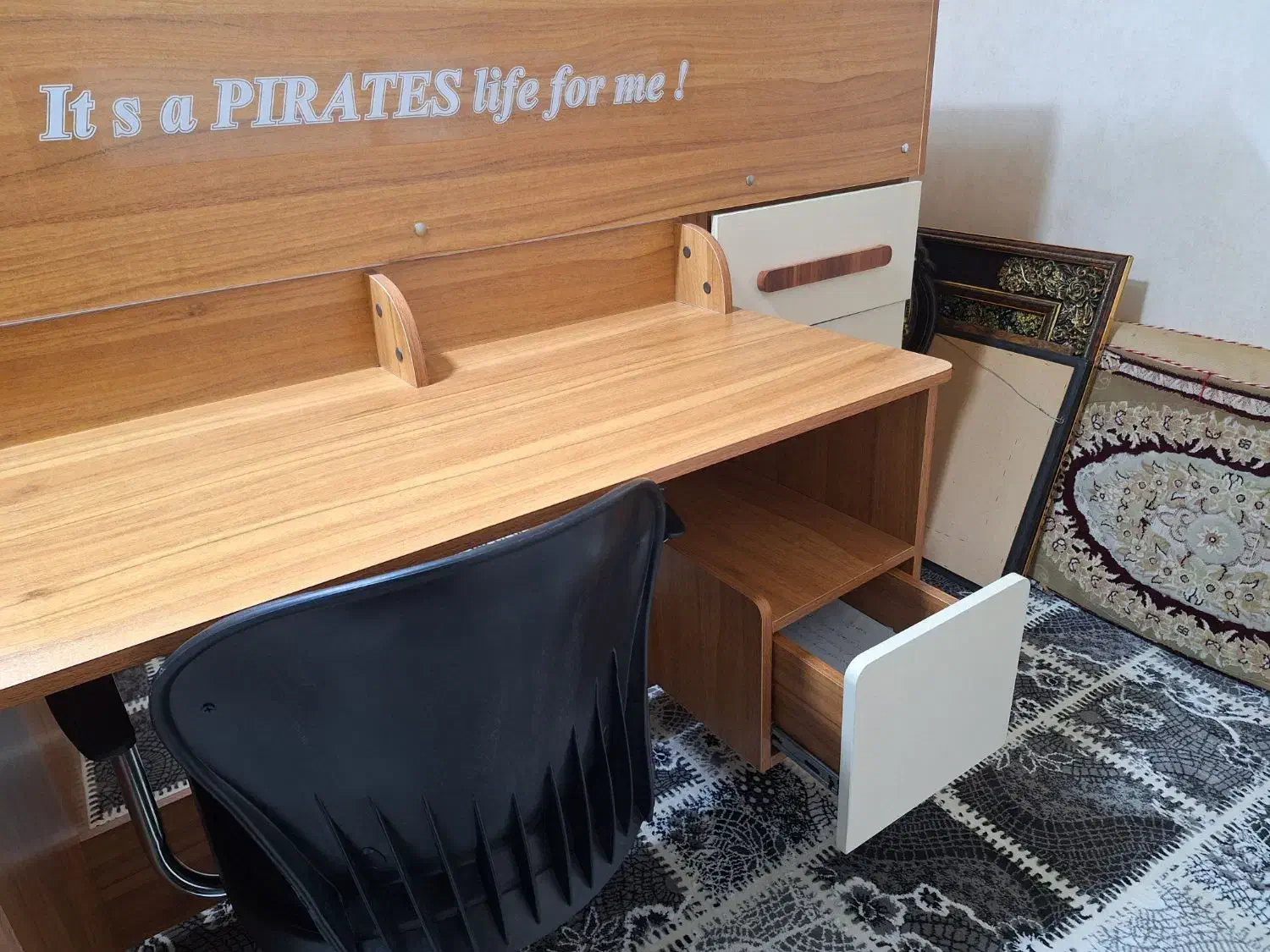 تخت ومیز تحریر  بهترین جنس شرکتی|تخت و سرویس خواب|ساوه, |دیوار