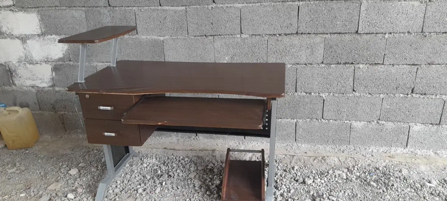 میز کامپیوتر در حد نو|میز تحریر و کامپیوتر|کلاچای, |دیوار