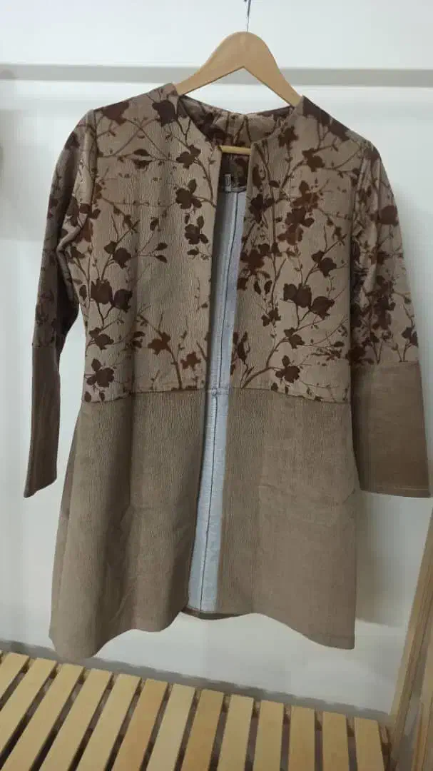 مانتو|لباس|اصفهان, باغ نگاره|دیوار