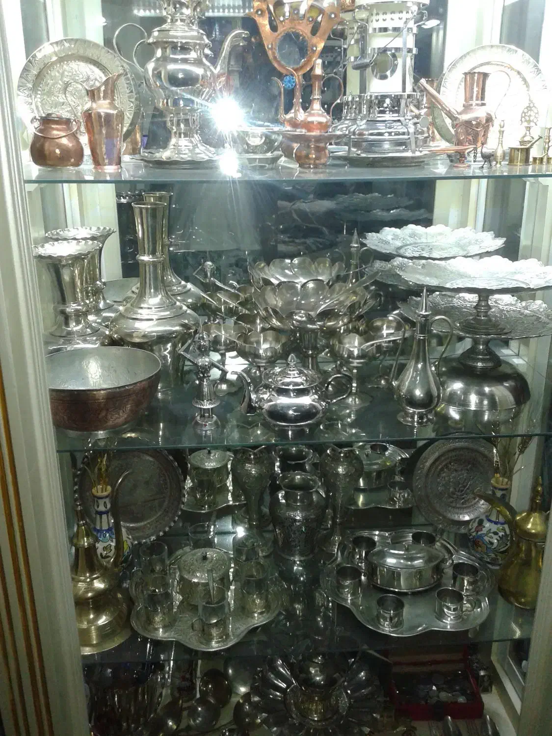 کلکسیون اشیای قدیمی و صنایع دستی|کلکسیون اشیاء عتیقه|بروجرد, |دیوار