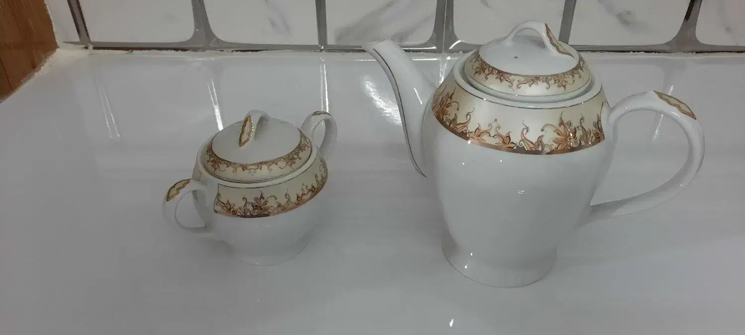 سرویس ۱۲نفره چینی مقصود مشهد|ظروف سرو و پذیرایی|بروجرد, |دیوار