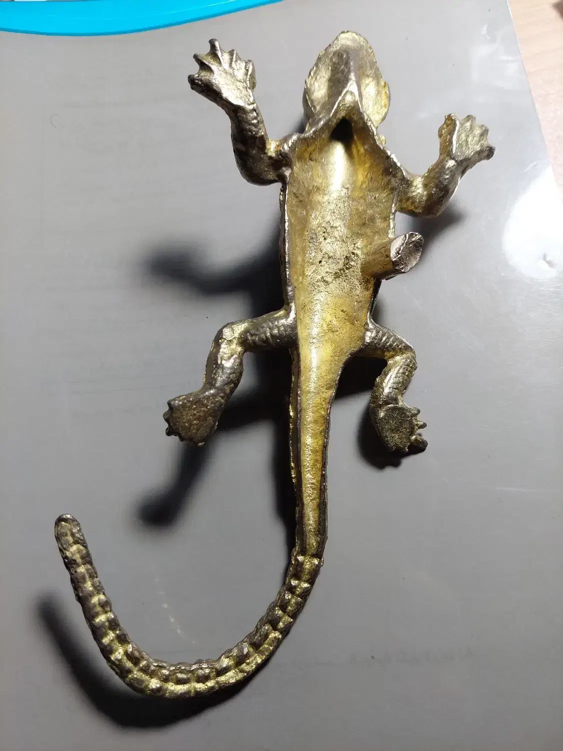 مجسمه برنجی مارمولک|مجسمه، تندیس، ماکت|تهران, خواجه نظام الملک|دیوار