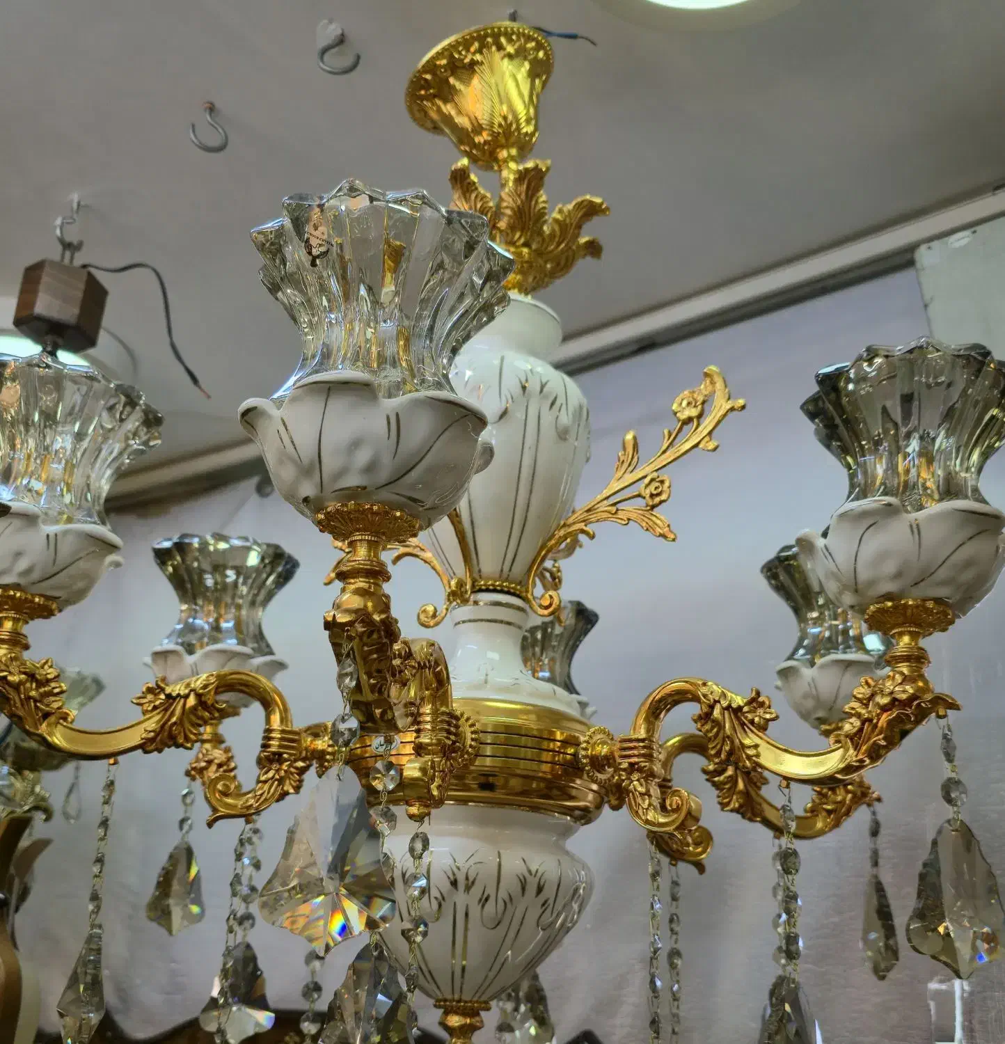 لوستر به روز اصل برنز با آبکاری طلا نو صفر|لوستر و چراغ آویز|خوی, |دیوار