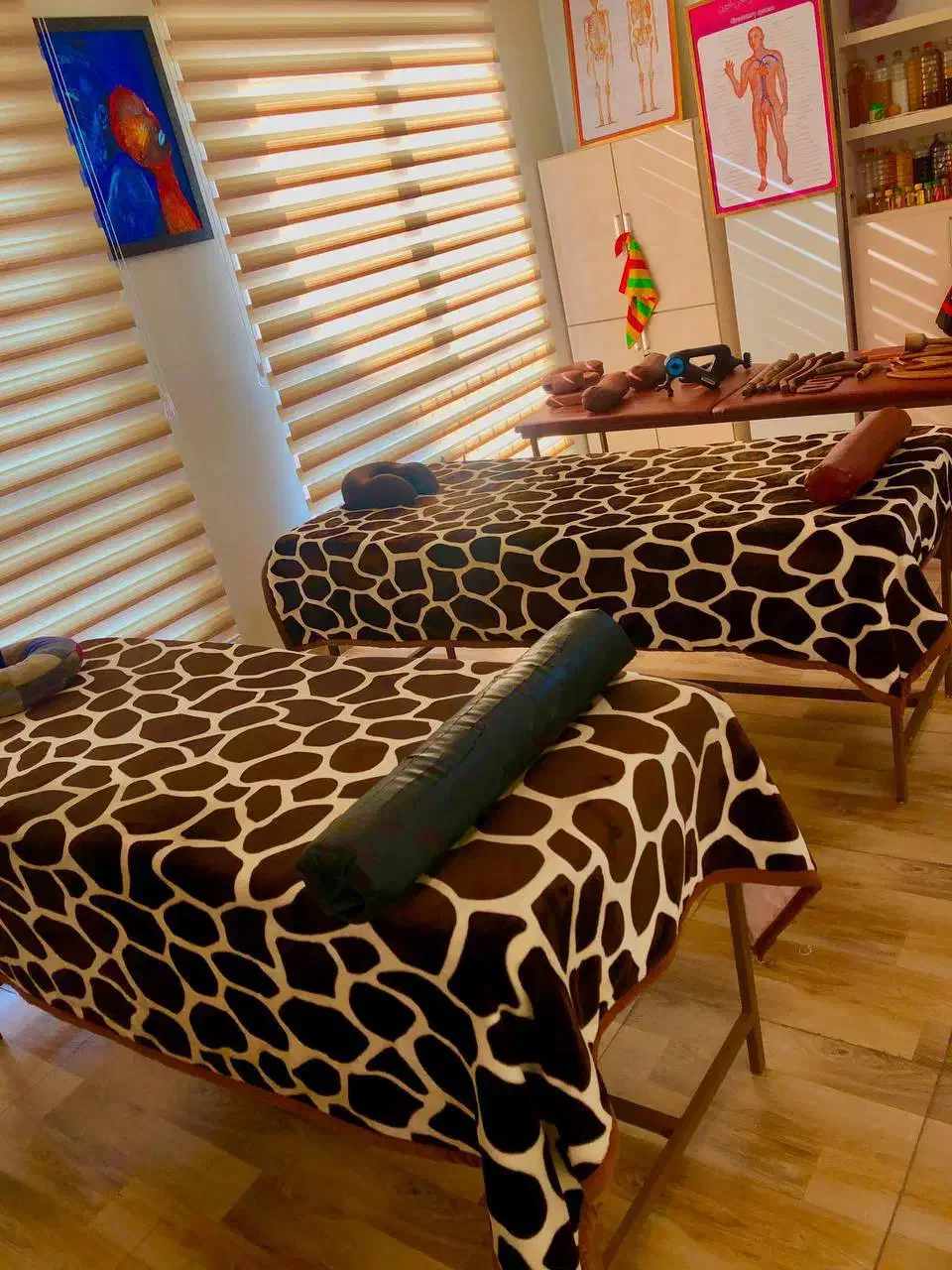 حجامت زالو درمانی ماساژ سیاتیک|خدمات آرایشگری و زیبایی|تبریز, |دیوار