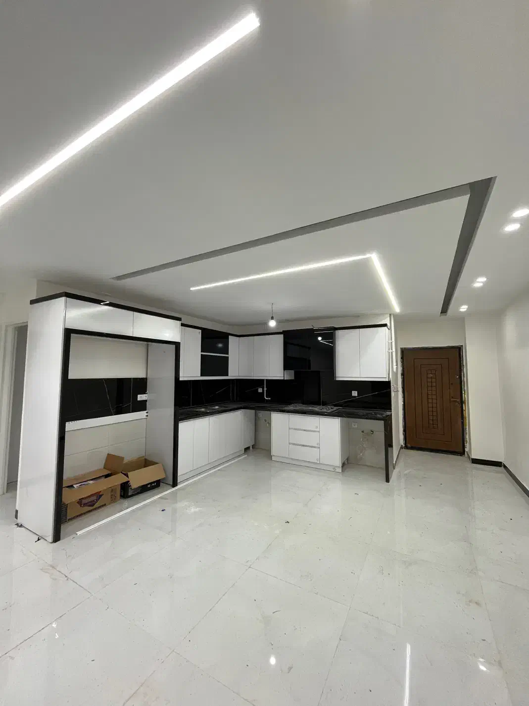 فروش واحد ۹۸متری بسیارلوکس  (دارای وام بدون‌اوراق)|فروش آپارتمان|صومعه‌سرا, |دیوار