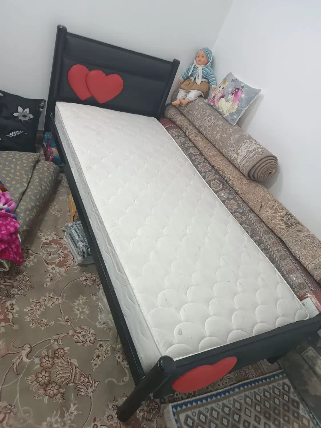 باسلام یک عدد تخت یک نفر ویک عدد صندلی چرخشی|تخت و سرویس خواب|قم, نخودی|دیوار