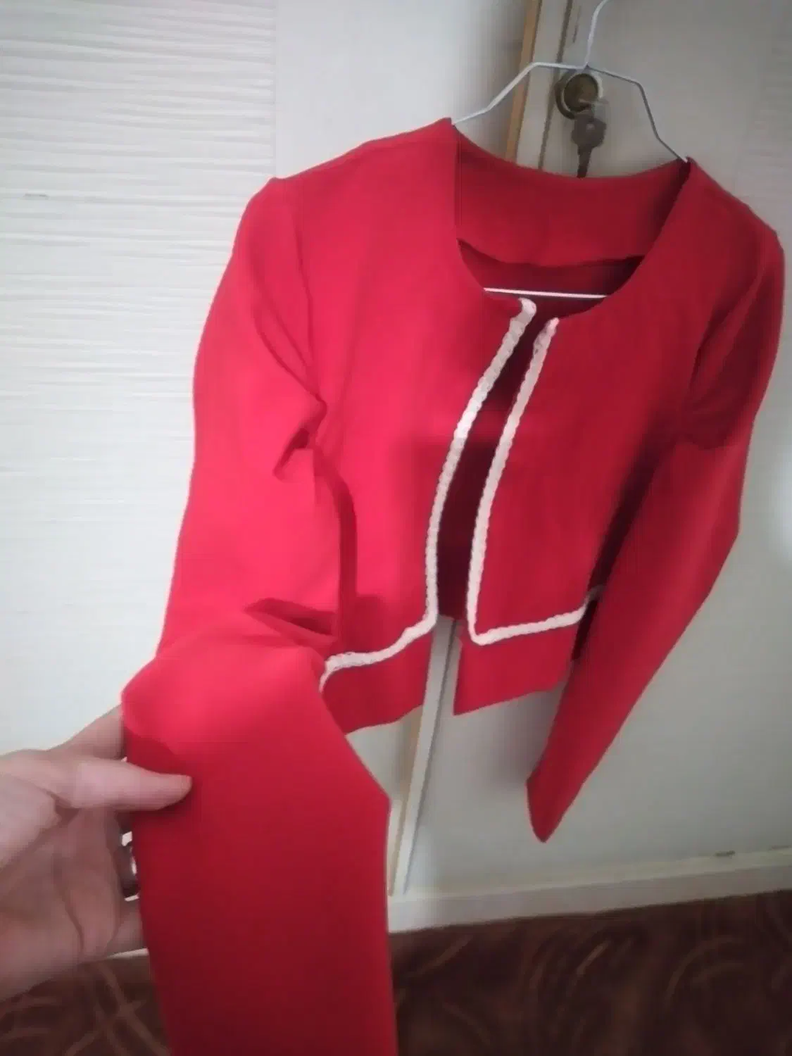 تعدادی لباس نو|لباس|زنجان, |دیوار