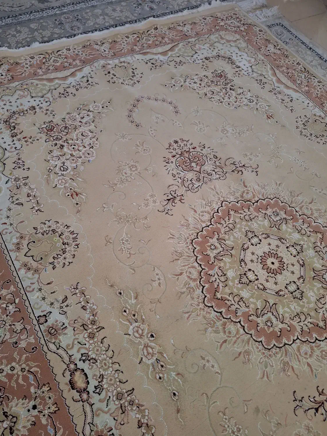 فرش ۶ متری|فرش|رشت, دروازه لاکان|دیوار