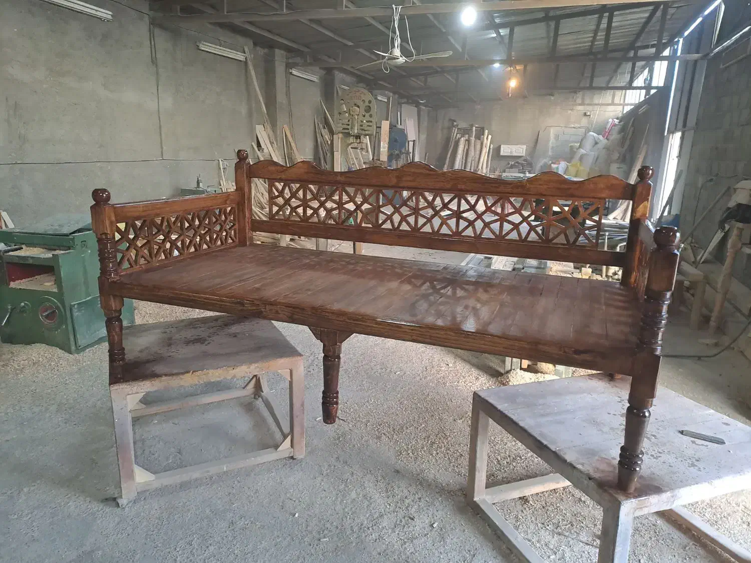 تخت سنتی گره چینی|مبلمان خانگی و میز عسلی|تفرش, |دیوار