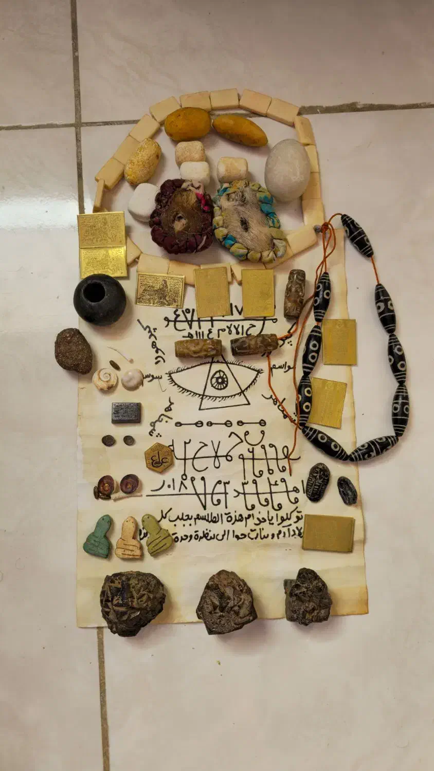 انواع مهره و لوح تضمینی|کلکسیون اشیاء عتیقه|کرمانشاه, |دیوار