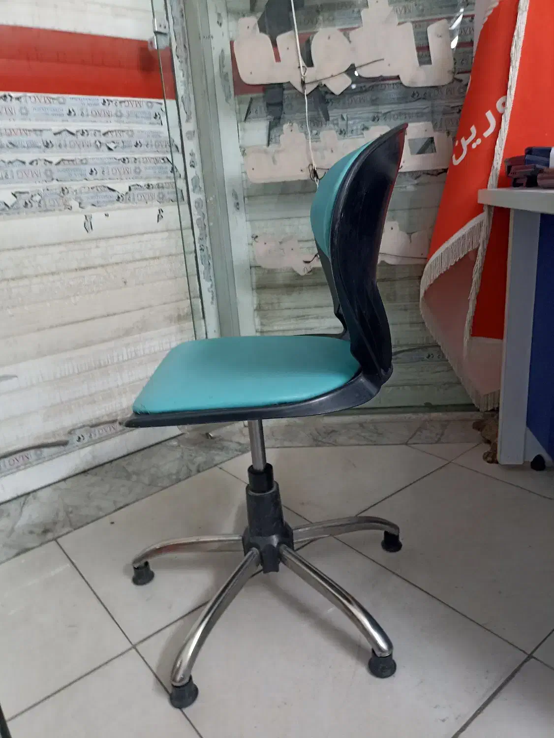 صندلی جک دار چرخشی،اداری.کامپیوتر|مبلمان اداری|اندیشه, اندیشه فاز ۱|دیوار