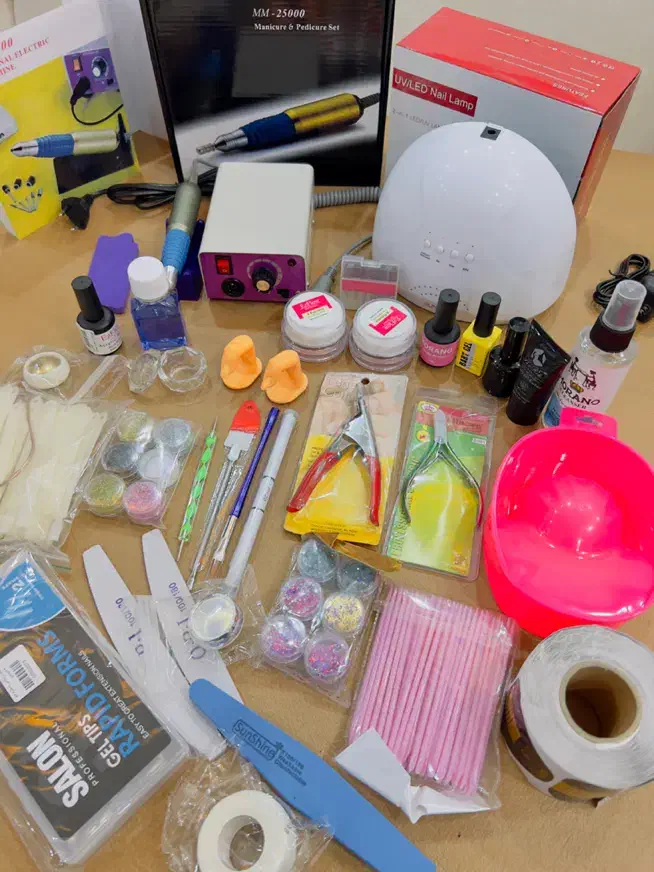 فروش لوازم وسایل کاشت ناخن سوهان برقی یووی جزوه|آرایشی، بهداشتی، درمانی|تهران, مسعودیه|دیوار