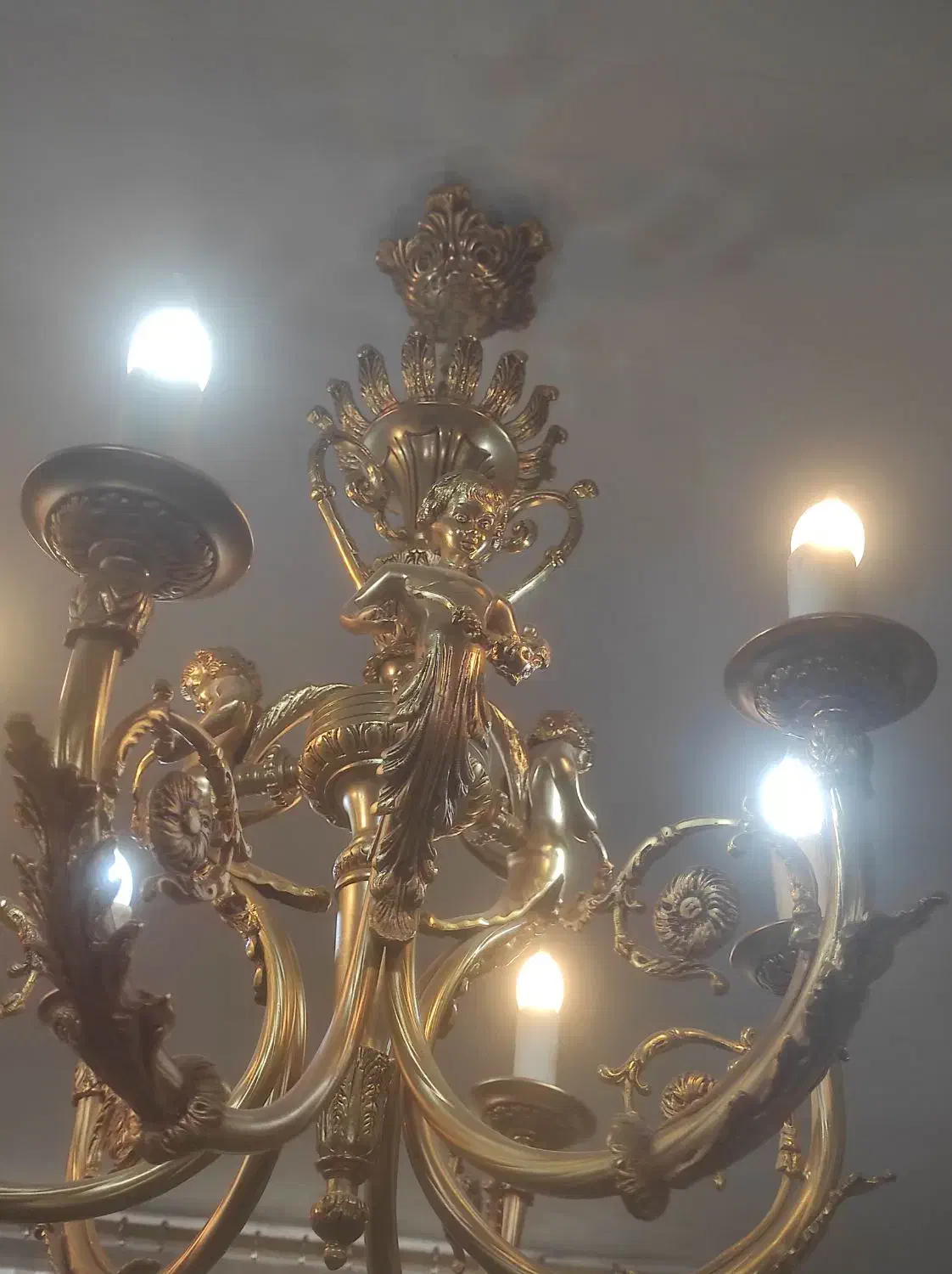 لوستر برنز اصل قدیمی|لوستر و چراغ آویز|اصفهان, بهاران|دیوار