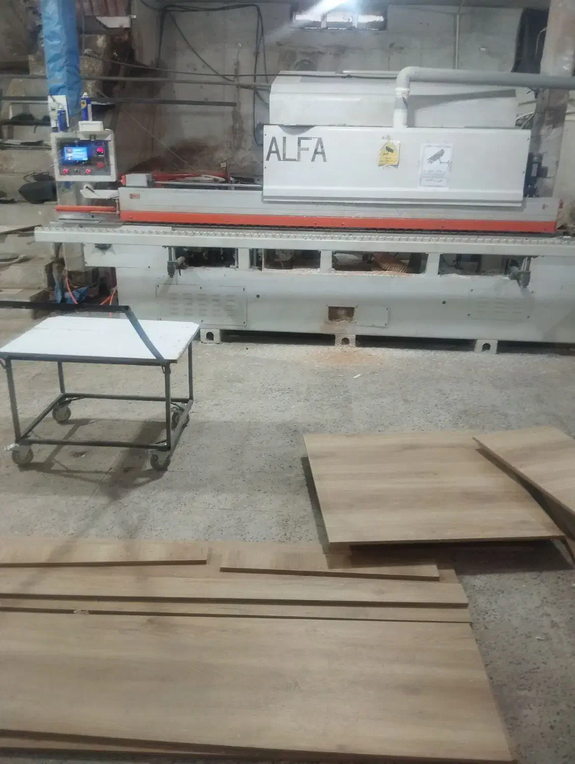 به کارگرماهر برای کار کابینت نیازمندیم|استخدام صنعتی، فنی، مهندسی|ایلام, |دیوار