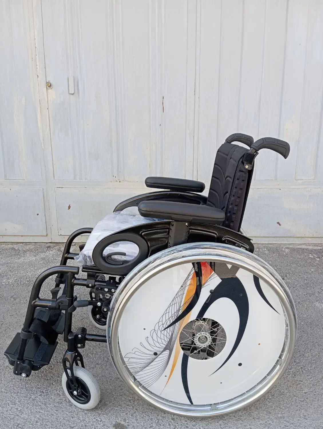 ویلچرهای آلمانی نو و کارکرده|آرایشی، بهداشتی، درمانی|خمینیشهر, |دیوار