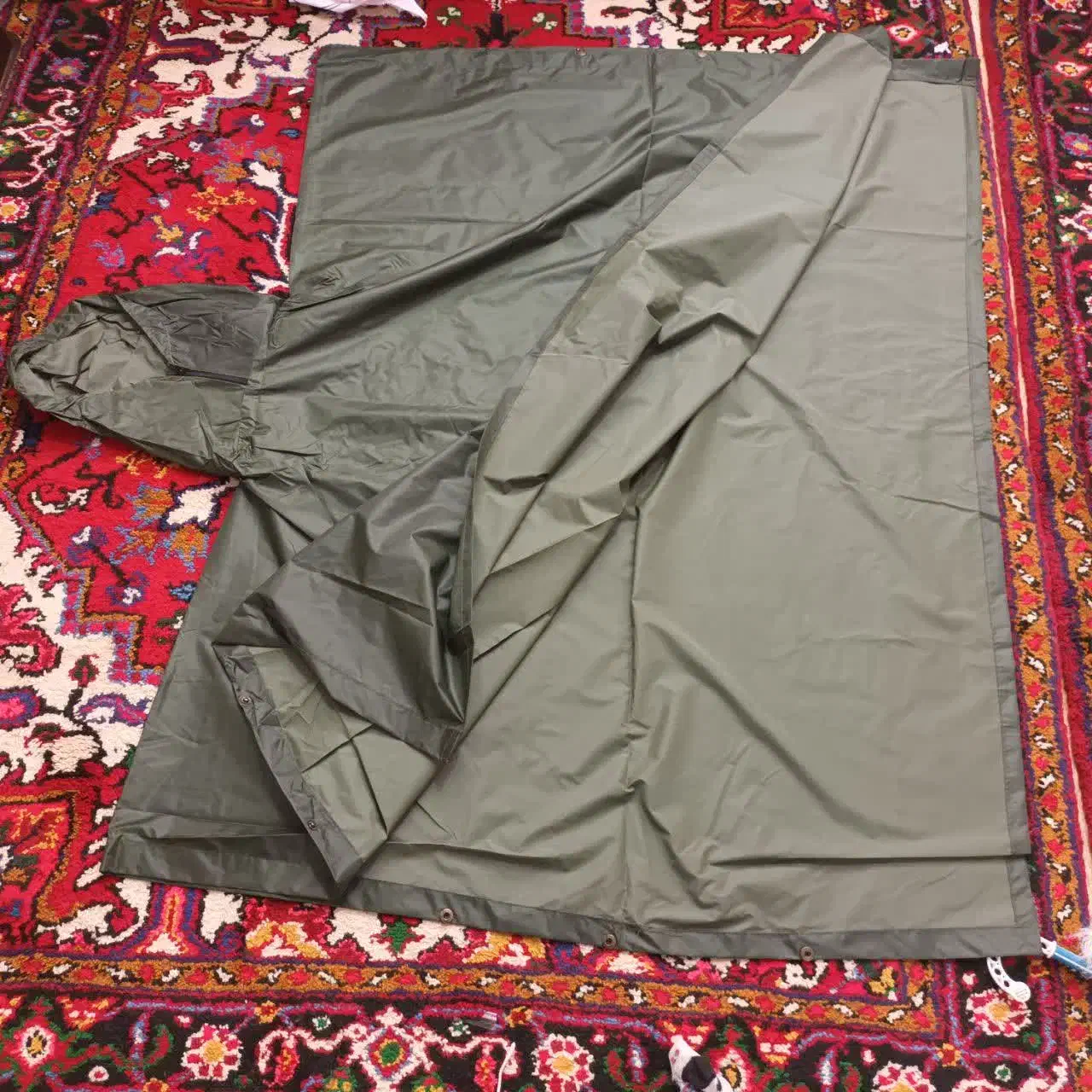 پانچو یا بارانی|لباس|تبریز, |دیوار