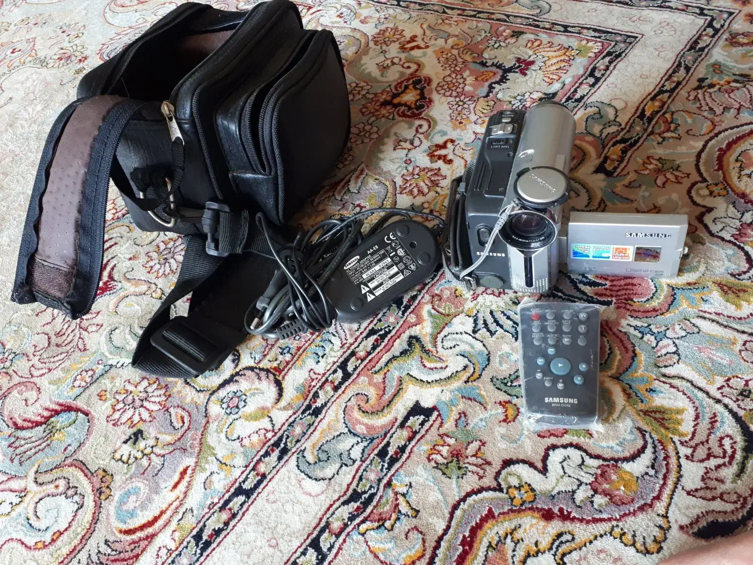 دوربین عکاسی عتیقه سیگل و فیلمبرداری سامسونگ|دوربین عکاسی و فیلمبرداری|رودهن, |دیوار