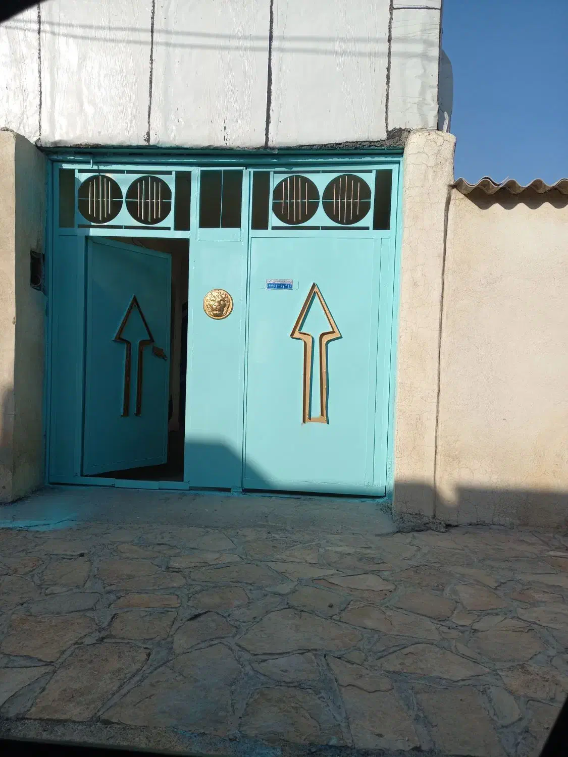 رنگ کاری ونقاشی ساختمان و فلزات تضمینی|خدمات پیشه و مهارت|بیستون, |دیوار