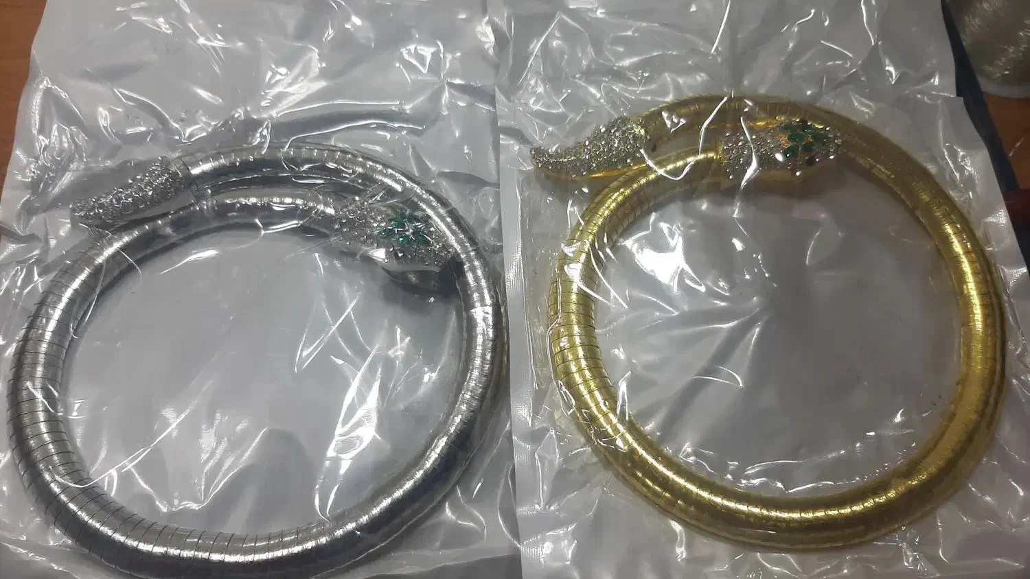 گردنبند مار مخصوص جشن‌های خاص|بدلیجات|تهران, میرداماد|دیوار