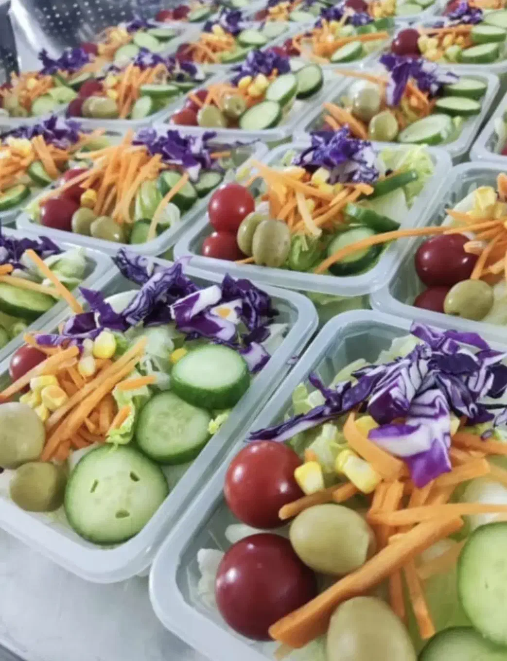 پخش سالاد فصل و سبزی/تالارها و مجموعه های غذایی|خدمات پذیرایی، مراسم|قم, حاج زینل|دیوار