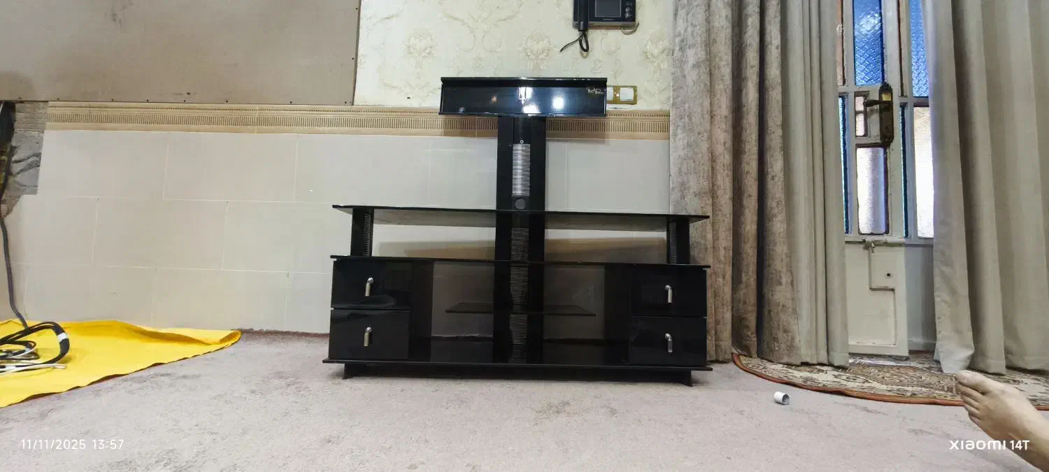 فروش فوریه میززیرتلوزیون|میز تلویزیون|خرمشهر, |دیوار