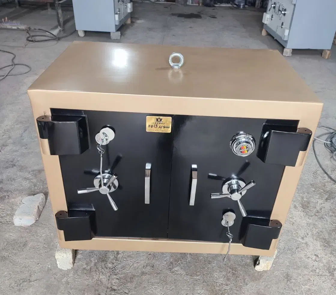 زیر ویترینی طلافروشی گاوصندوق زیرویترینی ایرانیان|فروشگاه و مغازه|تهران, شهرک طالقانی|دیوار